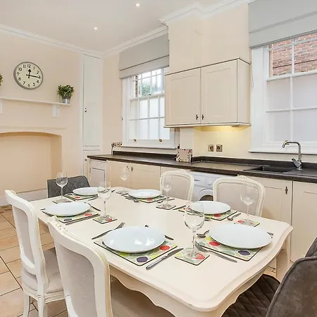 The Corner House In City Centre Apartment York