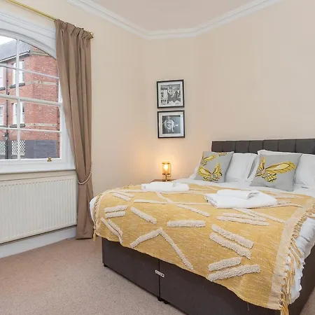 The Corner House In City Centre Apartment