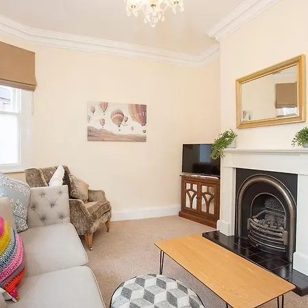 The Corner House In City Centre Apartment