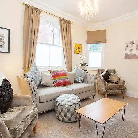 Apartment The Corner House In City Centre *