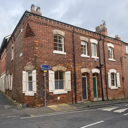 The Corner House In City Centre